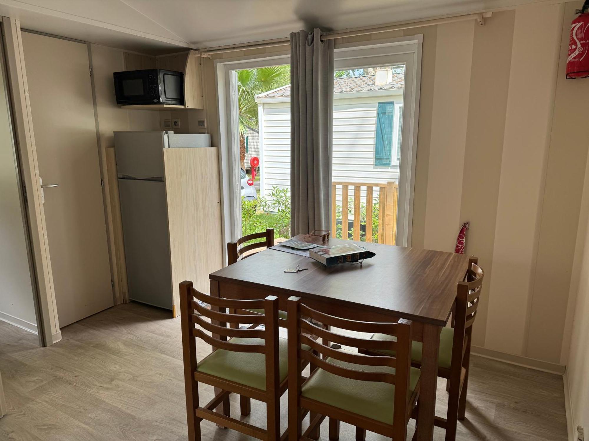 Campsite Mobil-home Le Manosely Confort 6 Pers Climatise *