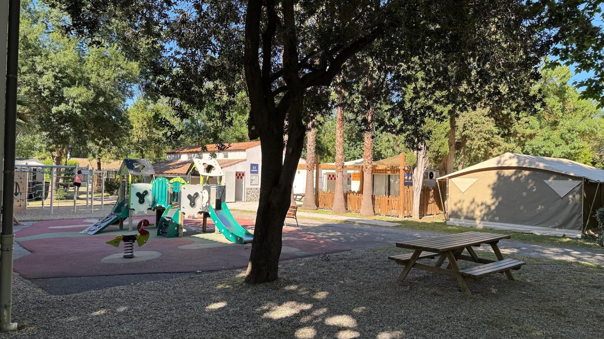 Mobil-home Le Manosely Confort 6 Pers Climatise Campsite *