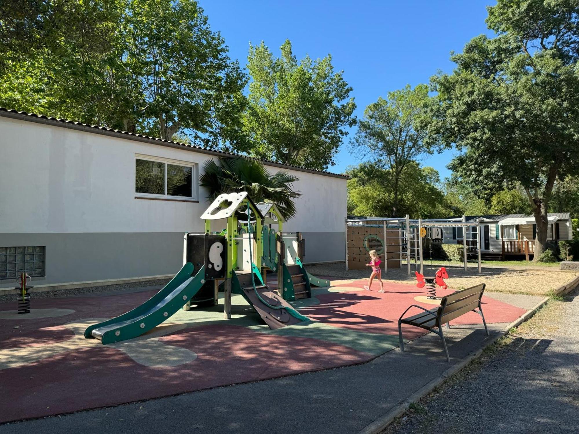 Campsite Mobil-home Le Manosely Confort 6 Pers Climatise
